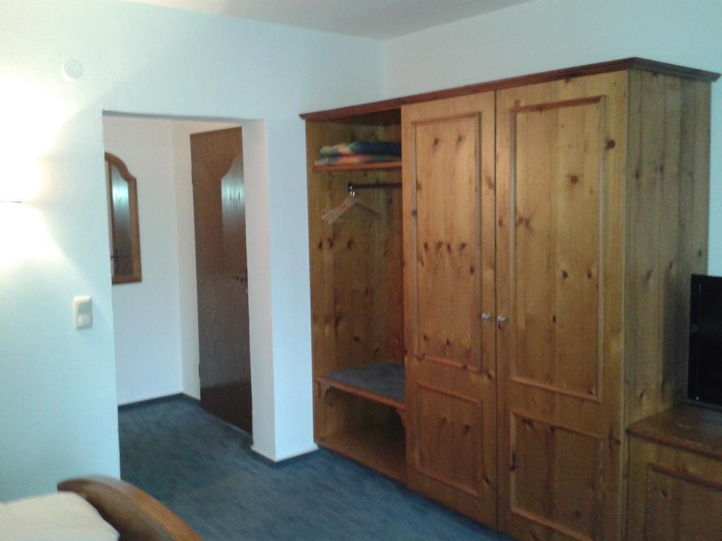 Hotel Buechner Garni Bad Konig Room photo